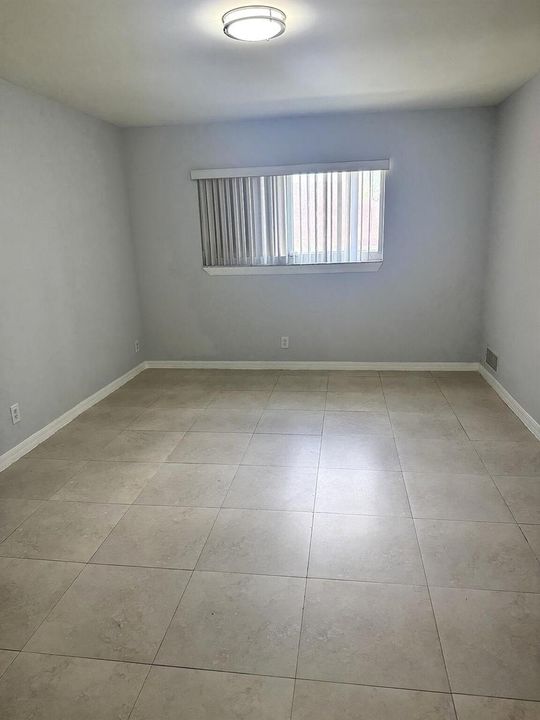 south-florida-home-bedroom-window