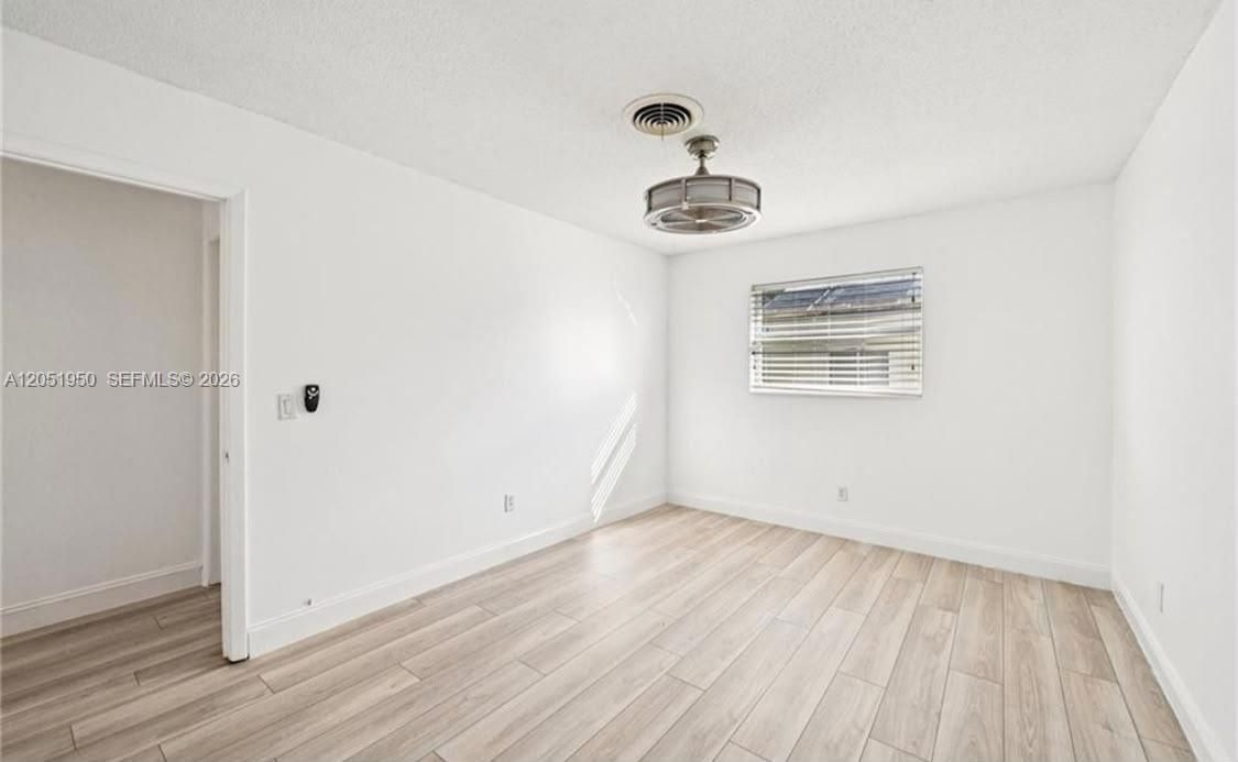 В аренду: $1,450 (2 спален, 2 ванн, 1058 Квадратных фут)