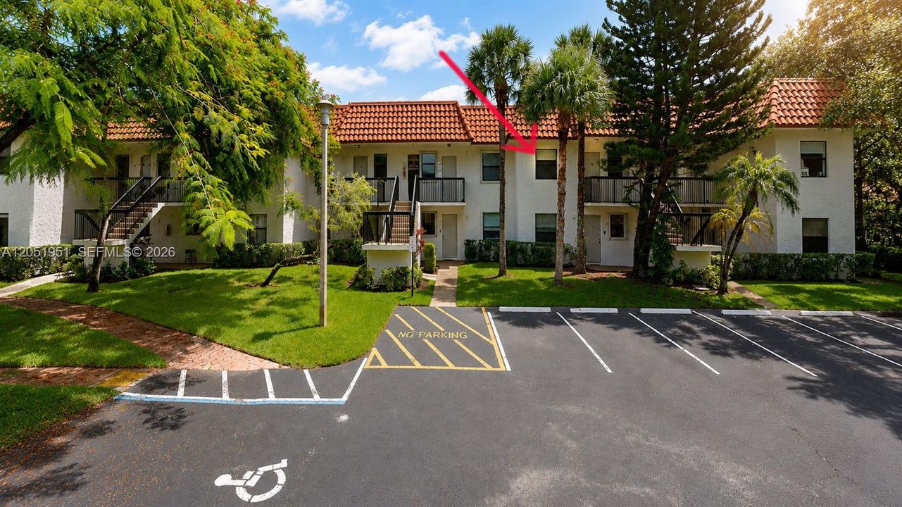 For Sale: $275,000 (2 beds, 2 baths, 800 Square Feet)