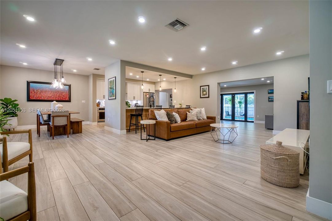 For Sale: $1,990,000 (4 beds, 3 baths, 2539 Square Feet)