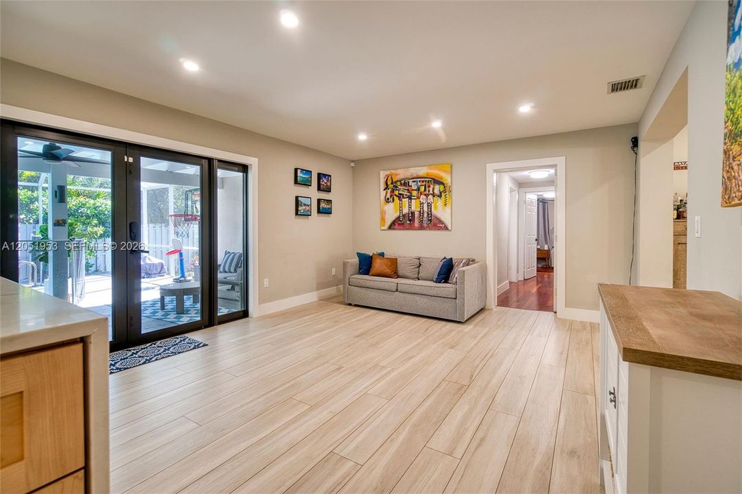 For Sale: $1,990,000 (4 beds, 3 baths, 2539 Square Feet)