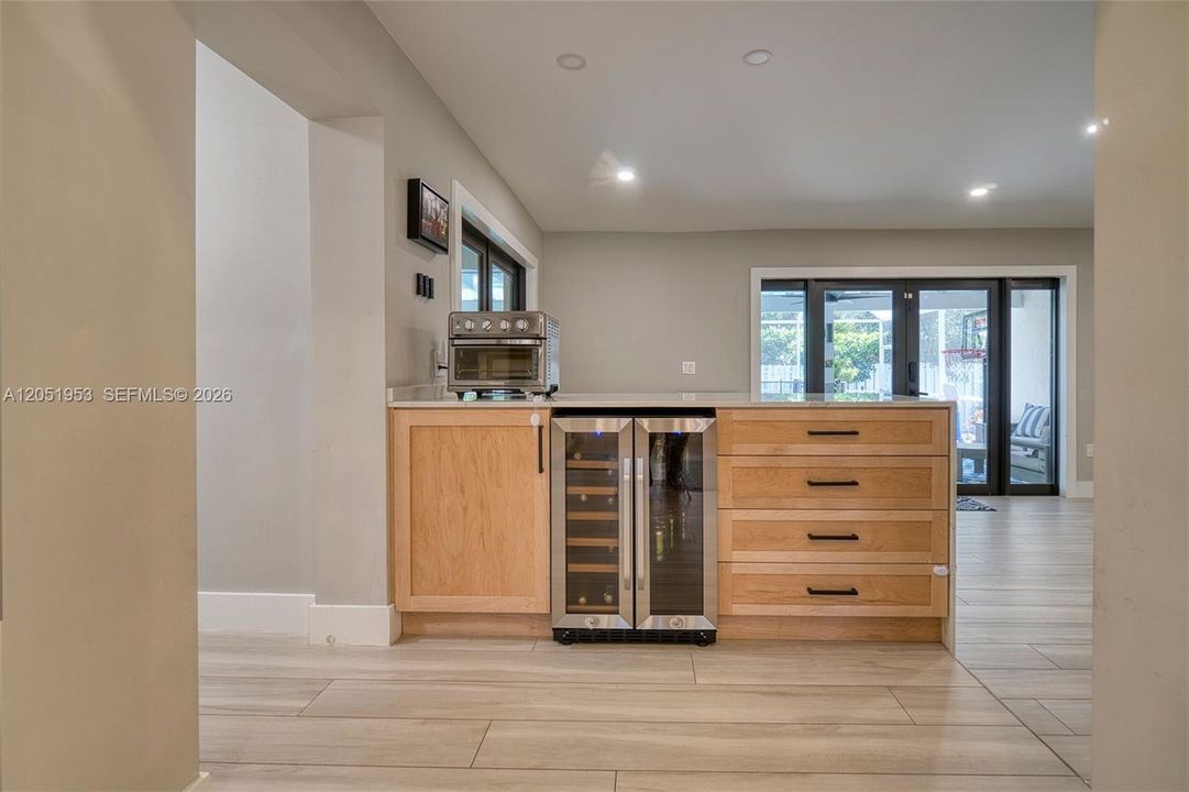 For Sale: $1,990,000 (4 beds, 3 baths, 2539 Square Feet)