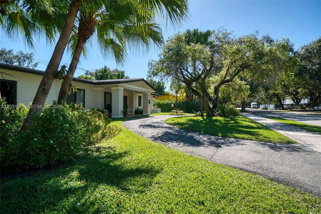 For Sale: $1,990,000 (4 beds, 3 baths, 2539 Square Feet)
