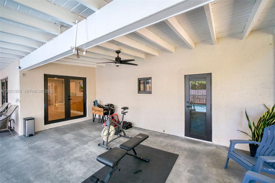 For Sale: $1,990,000 (4 beds, 3 baths, 2539 Square Feet)