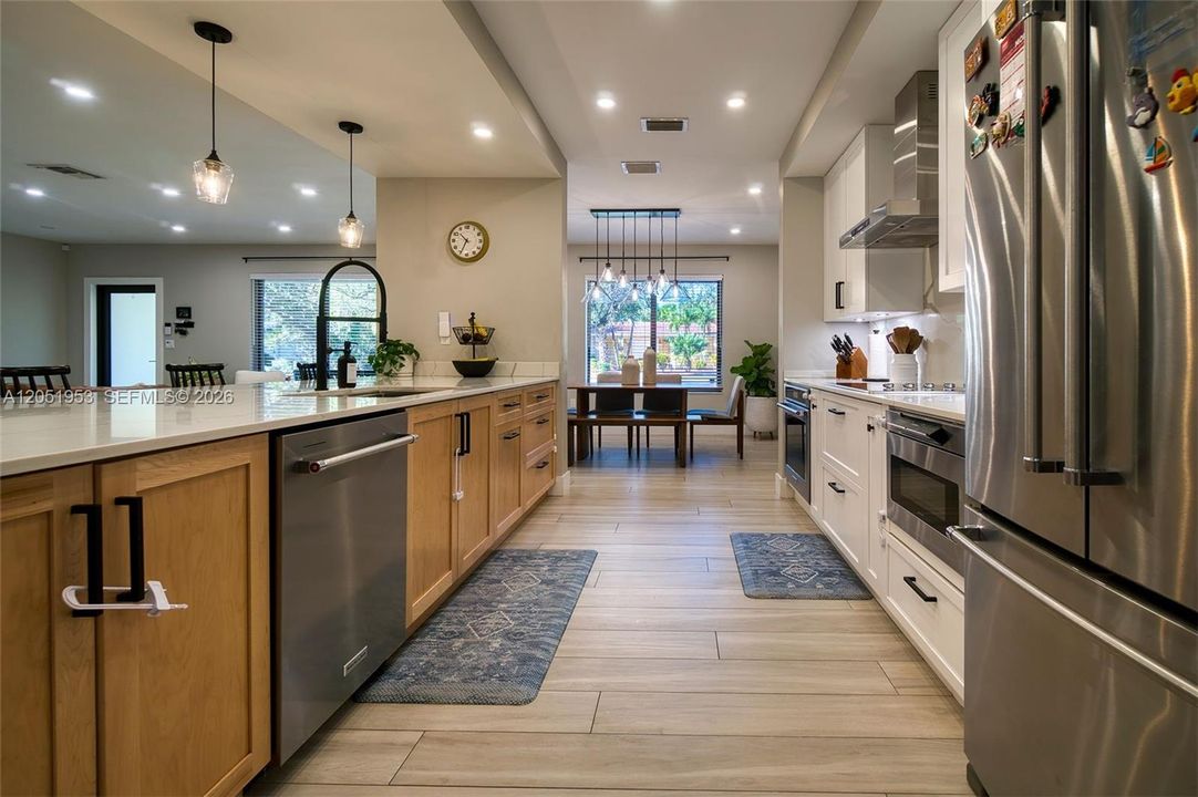 For Sale: $1,990,000 (4 beds, 3 baths, 2539 Square Feet)