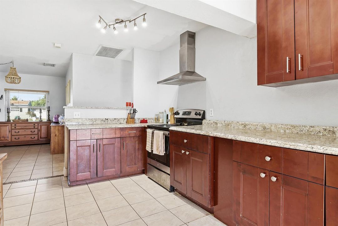 333-MID-PINES-ROAD-33461-017