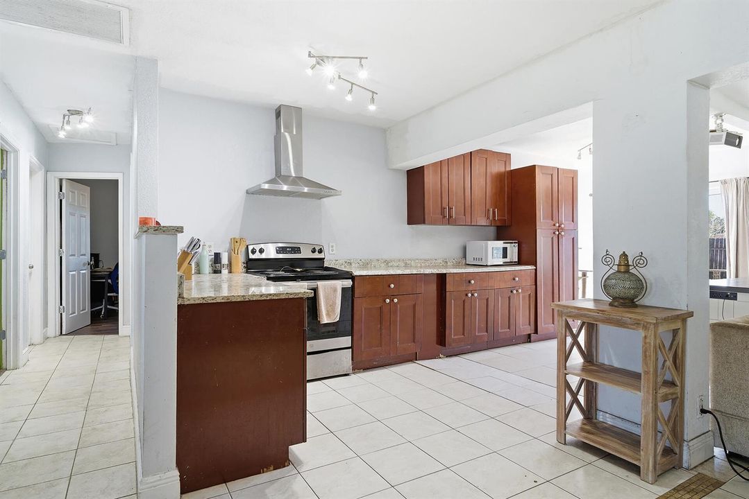 333-MID-PINES-ROAD-33461-013