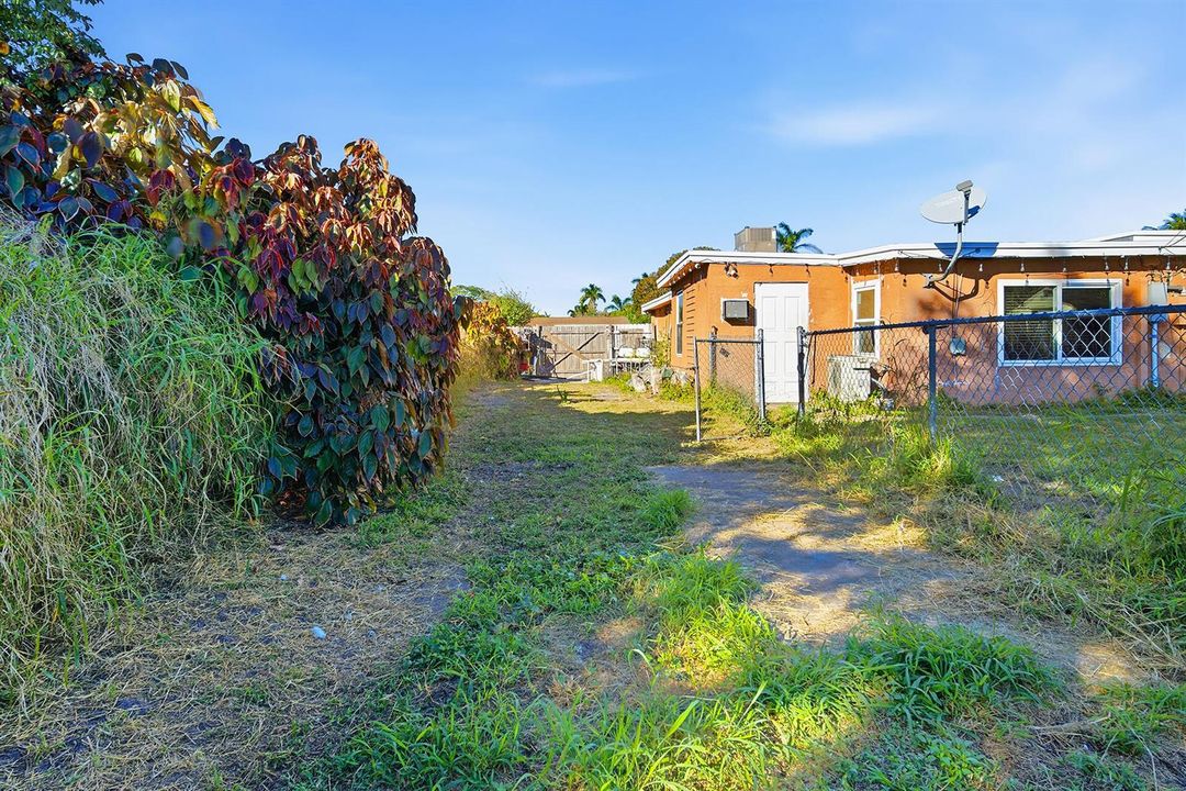 333-MID-PINES-ROAD-33461-034
