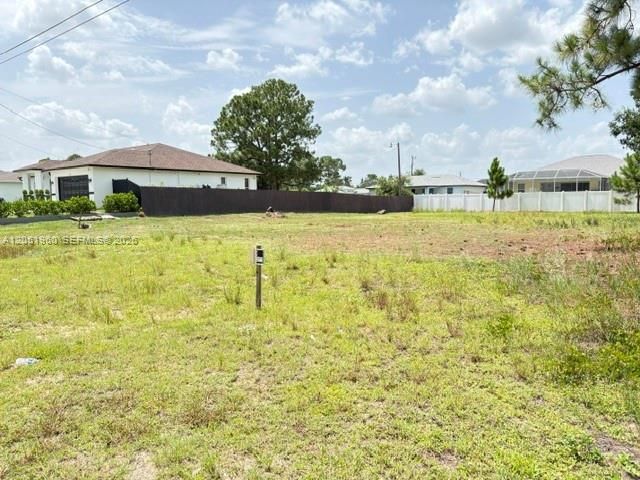 На продажу: $30,000 (0.25 acres)