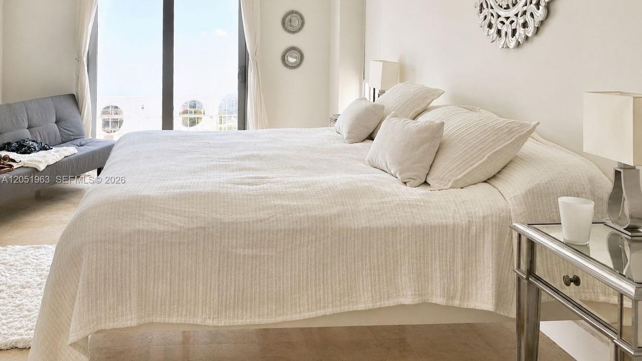 В аренду: $4,200 (2 спален, 2 ванн, 1320 Квадратных фут)