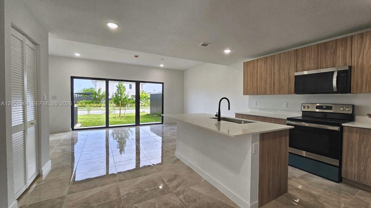 For Rent: $3,099 (4 beds, 3 baths, 1600 Square Feet)
