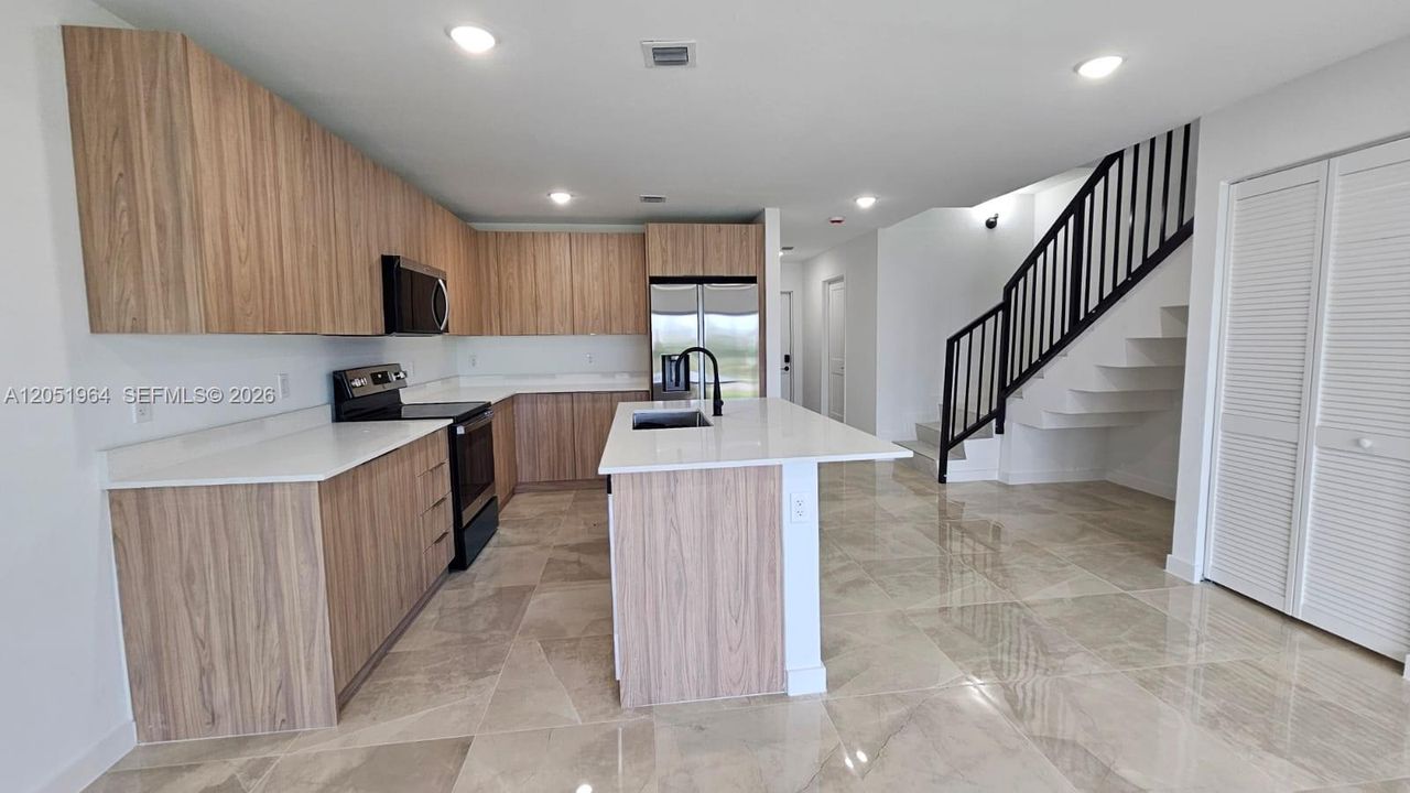 For Rent: $3,099 (4 beds, 3 baths, 1600 Square Feet)
