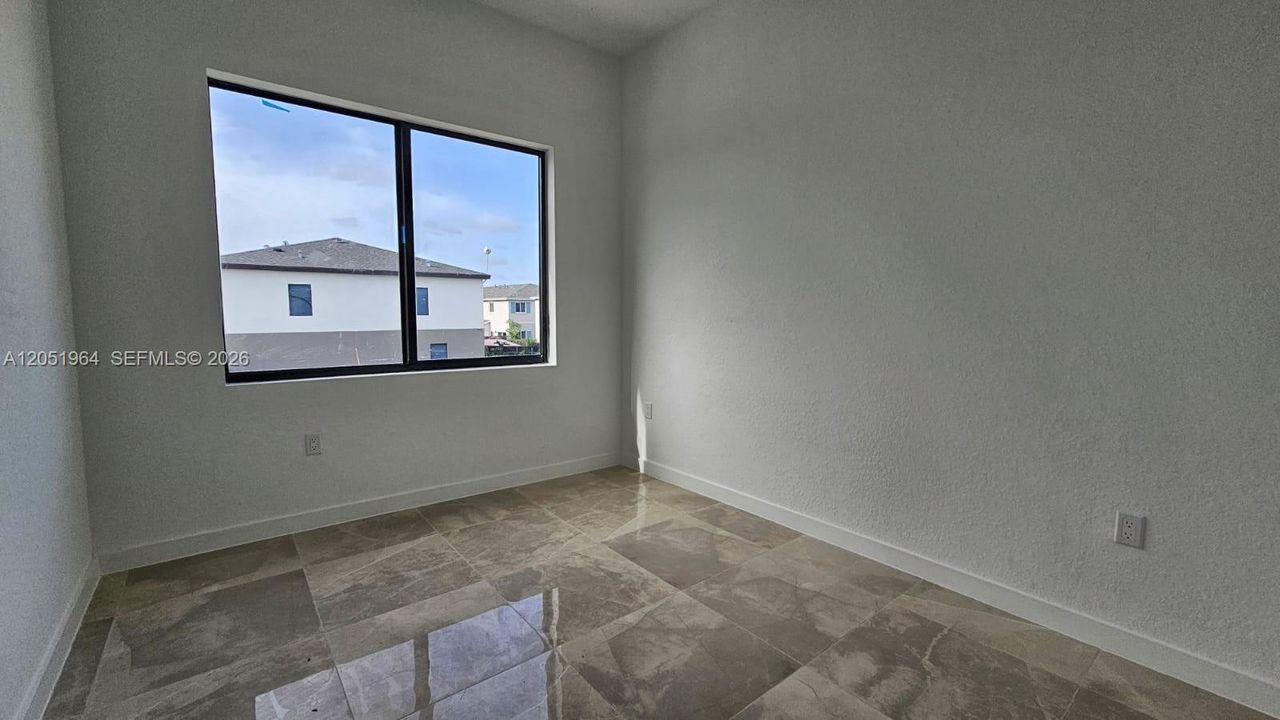 For Rent: $3,099 (4 beds, 3 baths, 1600 Square Feet)