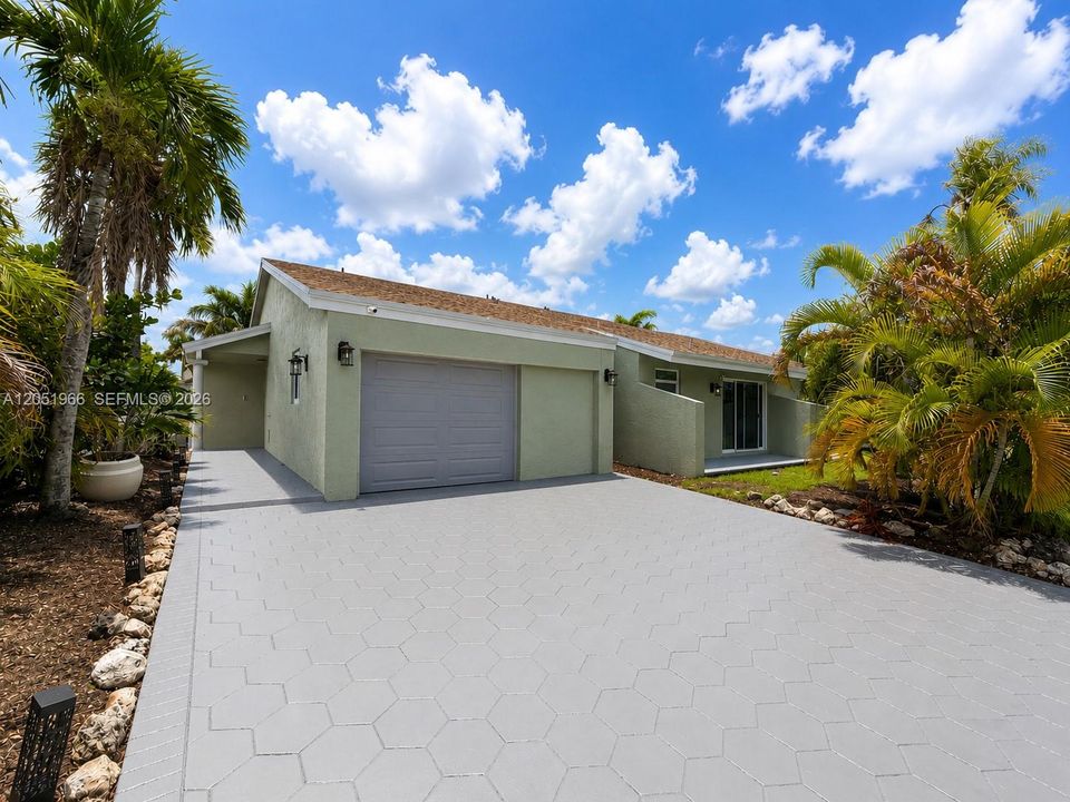 For Sale: $730,000 (4 beds, 3 baths, 2256 Square Feet)