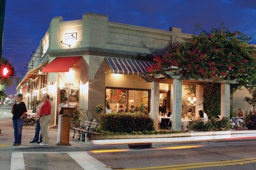 Northwood-Village-Cafe-Centro-at-night-1