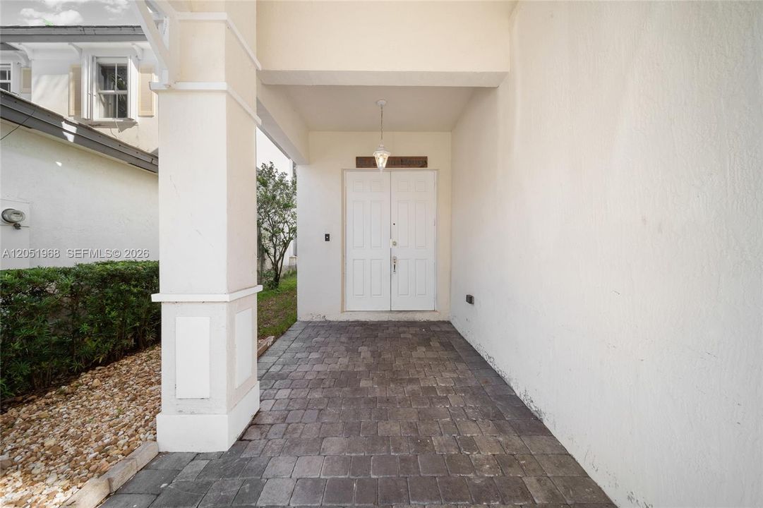 For Rent: $3,600 (5 beds, 2 baths, 2693 Square Feet)