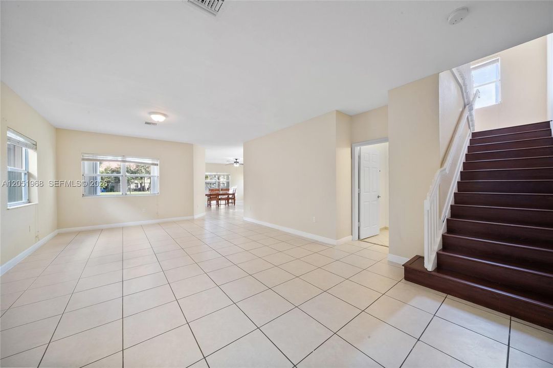 For Rent: $3,600 (5 beds, 2 baths, 2693 Square Feet)