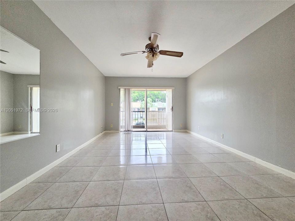For Rent: $1,950 (2 beds, 2 baths, 1070 Square Feet)
