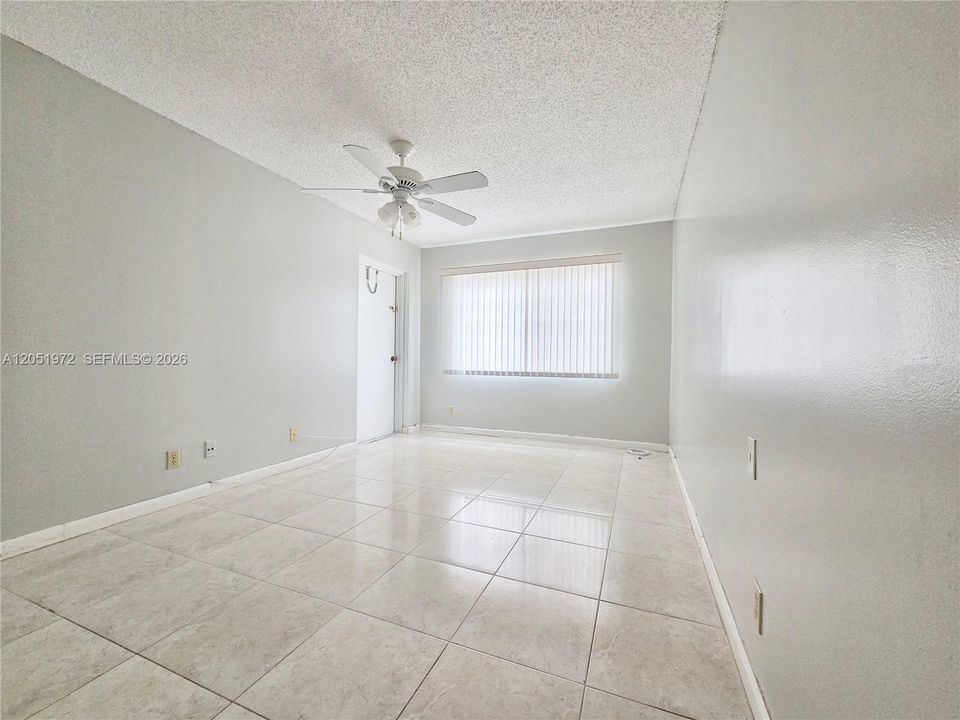 For Rent: $1,950 (2 beds, 2 baths, 1070 Square Feet)