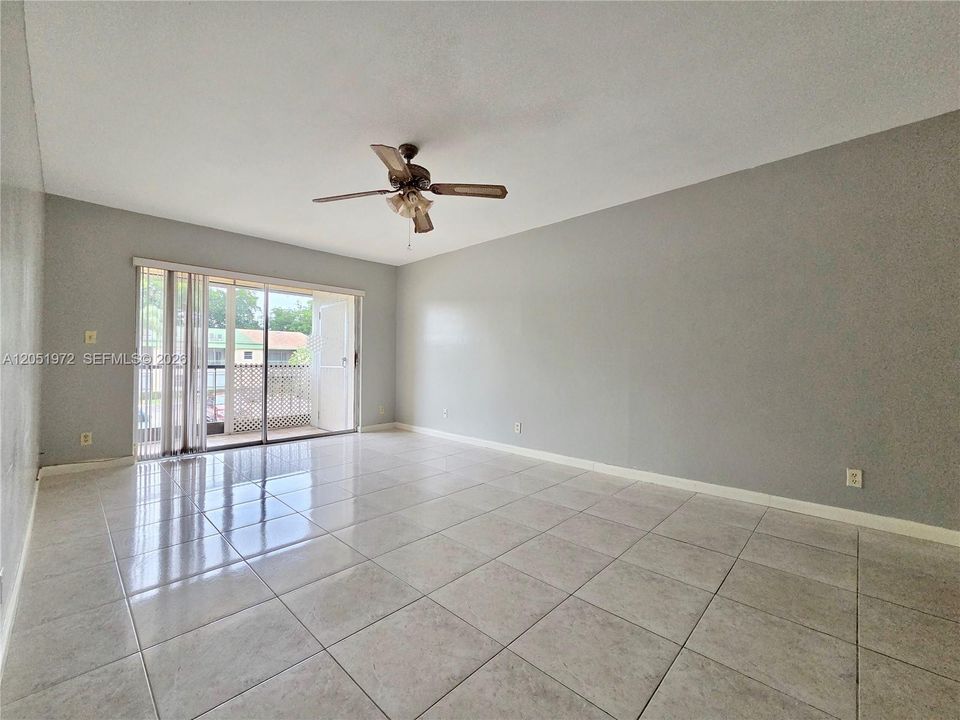 For Rent: $1,950 (2 beds, 2 baths, 1070 Square Feet)