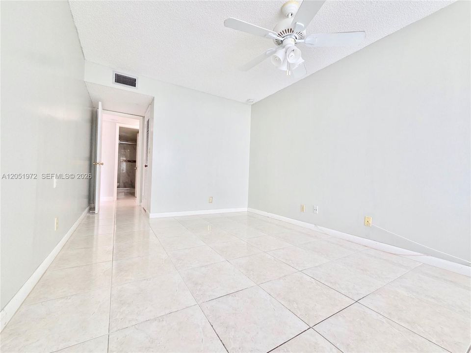 For Rent: $1,950 (2 beds, 2 baths, 1070 Square Feet)