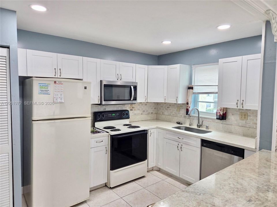 For Rent: $1,950 (2 beds, 2 baths, 1070 Square Feet)