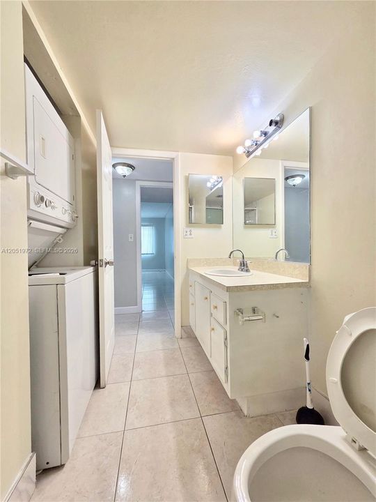 For Rent: $1,950 (2 beds, 2 baths, 1070 Square Feet)