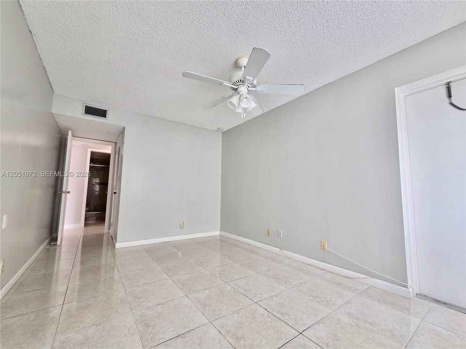 For Rent: $1,950 (2 beds, 2 baths, 1070 Square Feet)