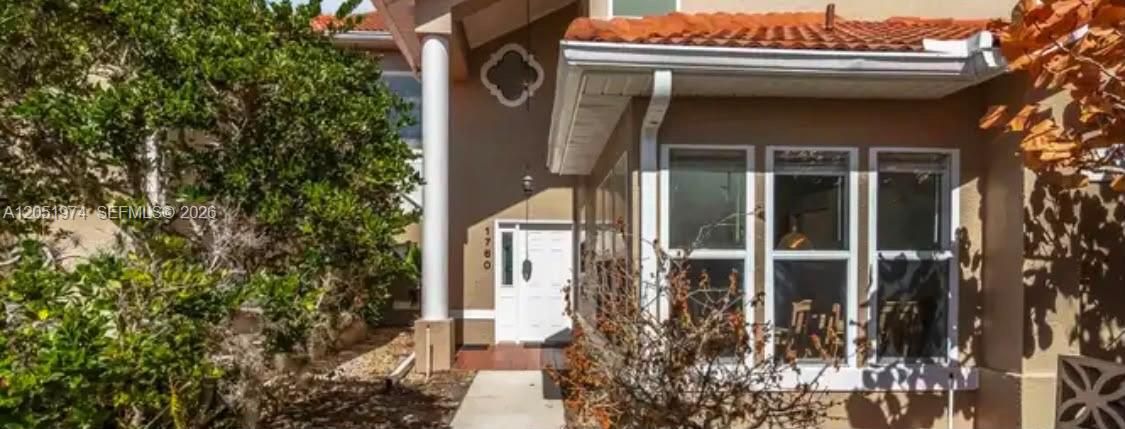 For Rent: $1,500 (3 beds, 2 baths, 2104 Square Feet)