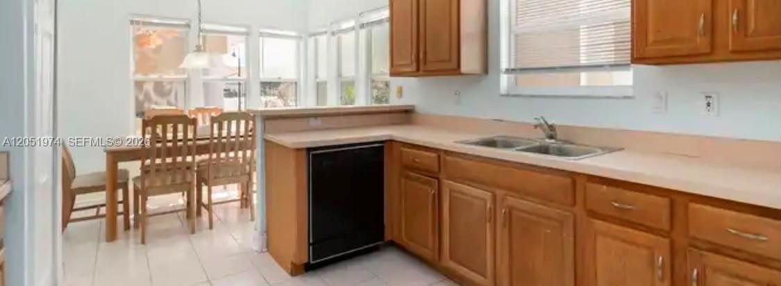 For Rent: $1,500 (3 beds, 2 baths, 2104 Square Feet)