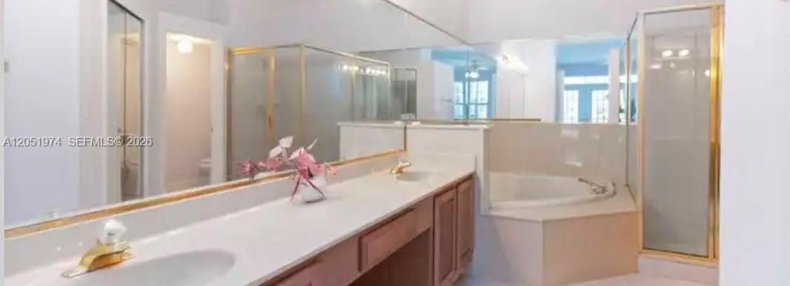 For Rent: $1,500 (3 beds, 2 baths, 2104 Square Feet)