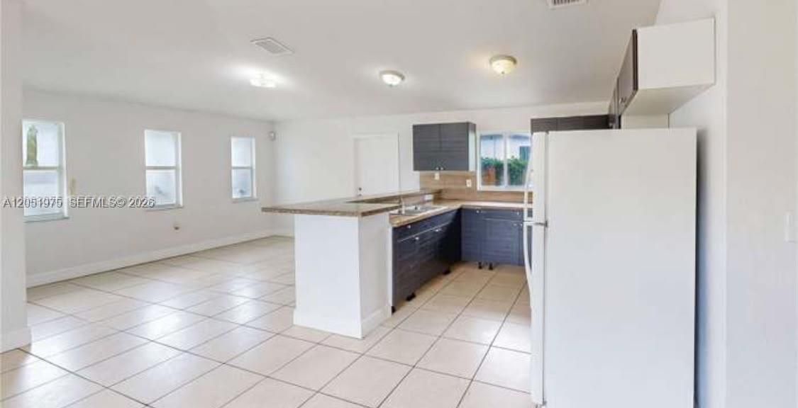 For Rent: $1,358 (3 beds, 2 baths, 1358 Square Feet)