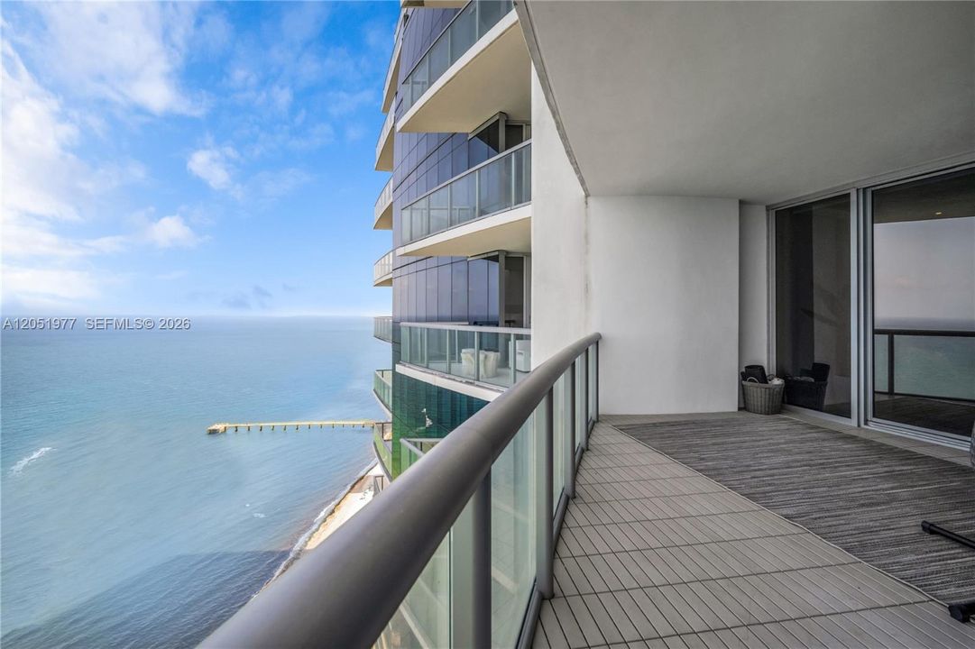 For Sale: $3,200,000 (3 beds, 3 baths, 1933 Square Feet)