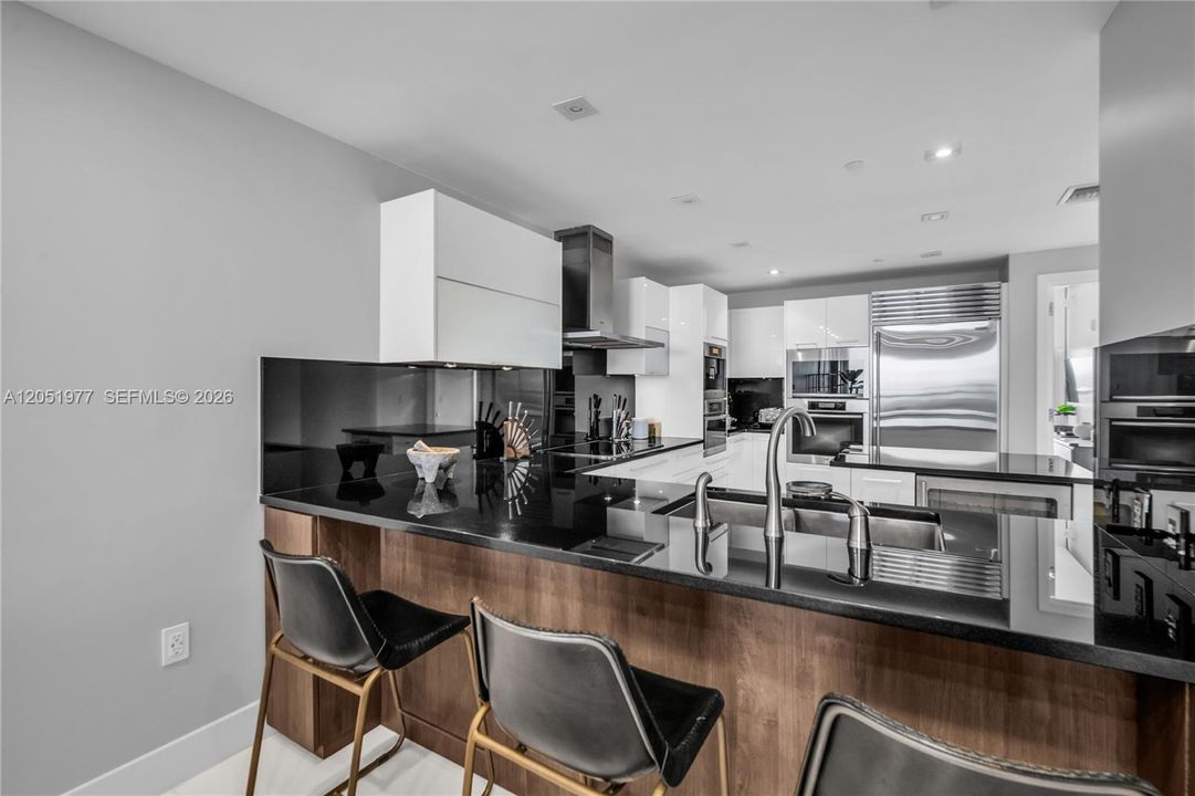 For Sale: $3,200,000 (3 beds, 3 baths, 1933 Square Feet)
