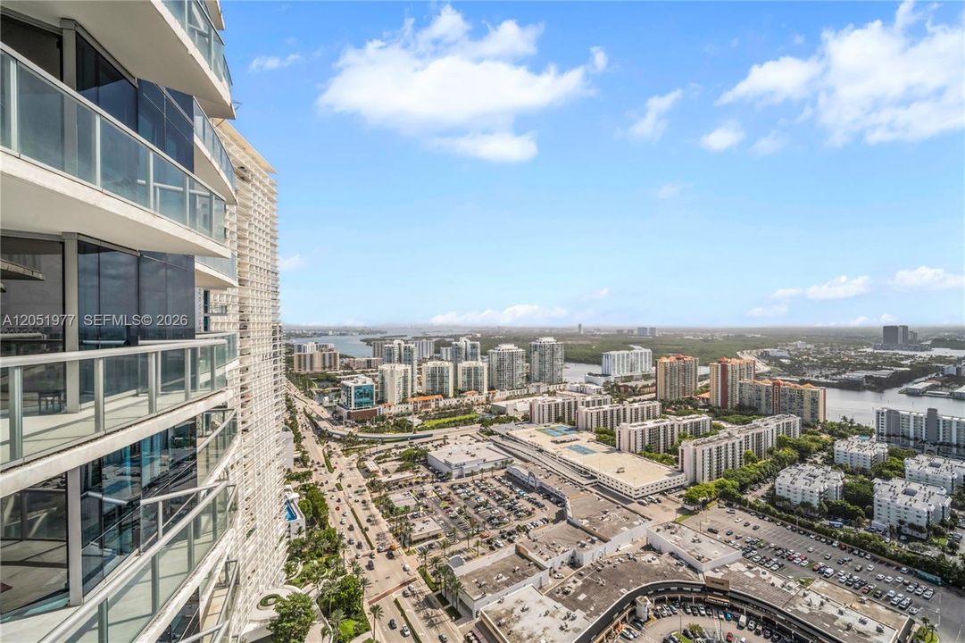 For Sale: $3,200,000 (3 beds, 3 baths, 1933 Square Feet)