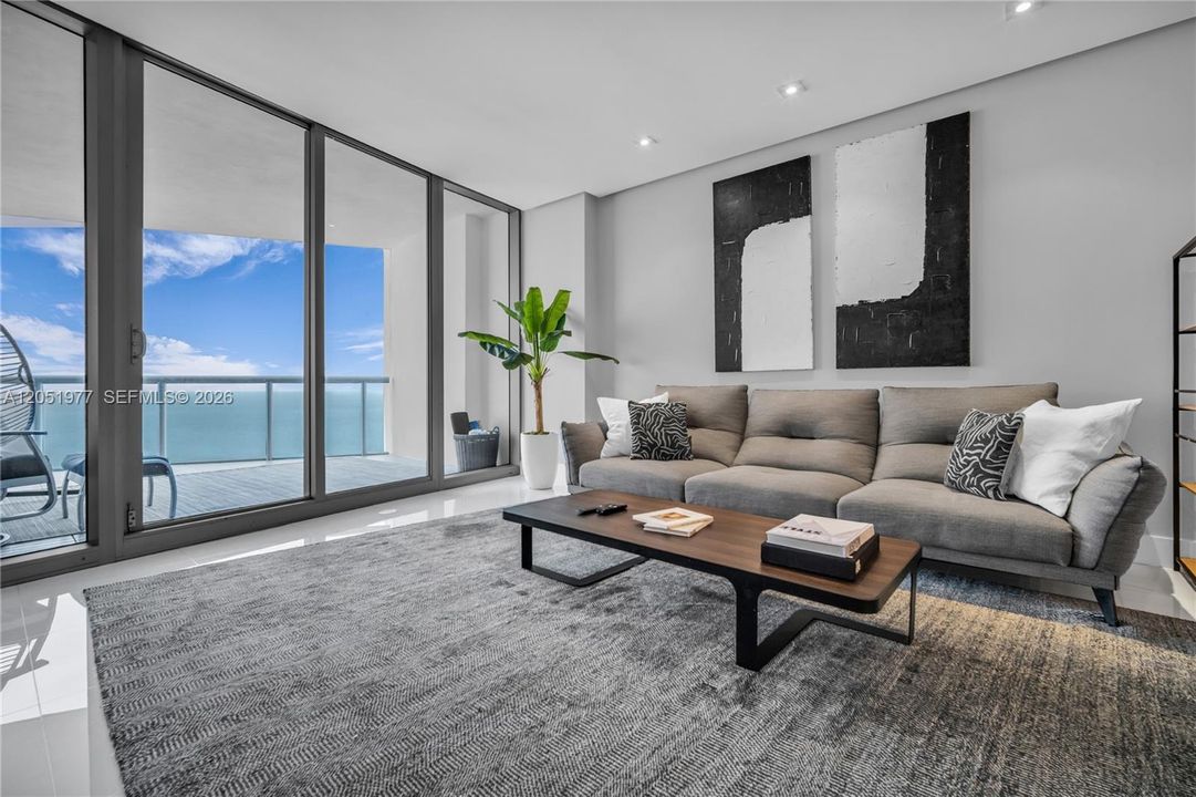 For Sale: $3,200,000 (3 beds, 3 baths, 1933 Square Feet)