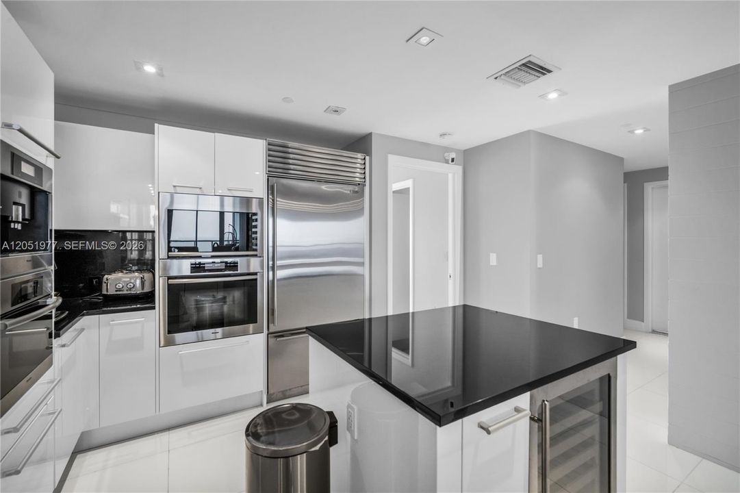 For Sale: $3,200,000 (3 beds, 3 baths, 1933 Square Feet)