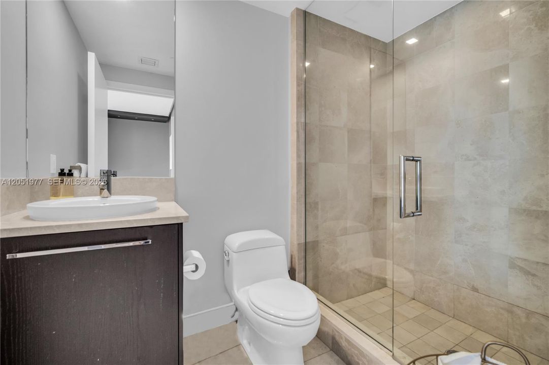 For Sale: $3,200,000 (3 beds, 3 baths, 1933 Square Feet)