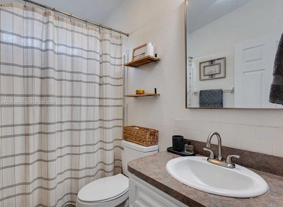 В аренду: $1,150 (3 спален, 2 ванн, 1392 Квадратных фут)