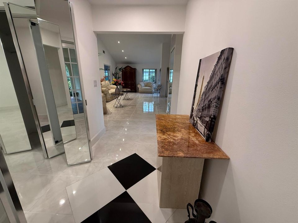 FOYER