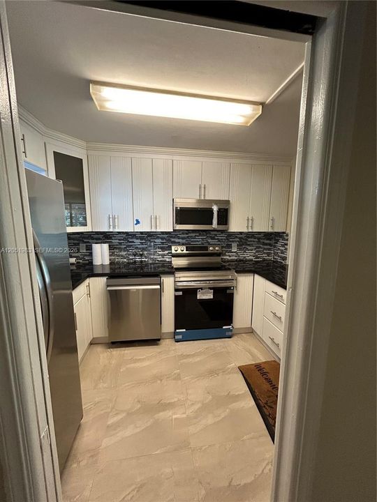 For Rent: $2,100 (2 beds, 2 baths, 775 Square Feet)