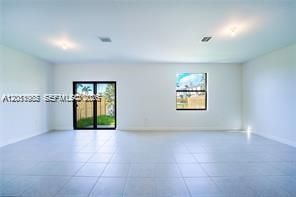 For Sale: $679,000 (3 beds, 3 baths, 1641 Square Feet)