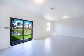 For Sale: $679,000 (3 beds, 3 baths, 1641 Square Feet)