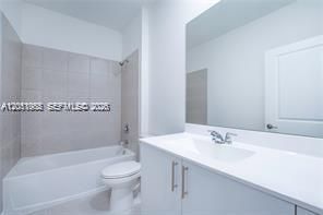 For Sale: $679,000 (3 beds, 3 baths, 1641 Square Feet)