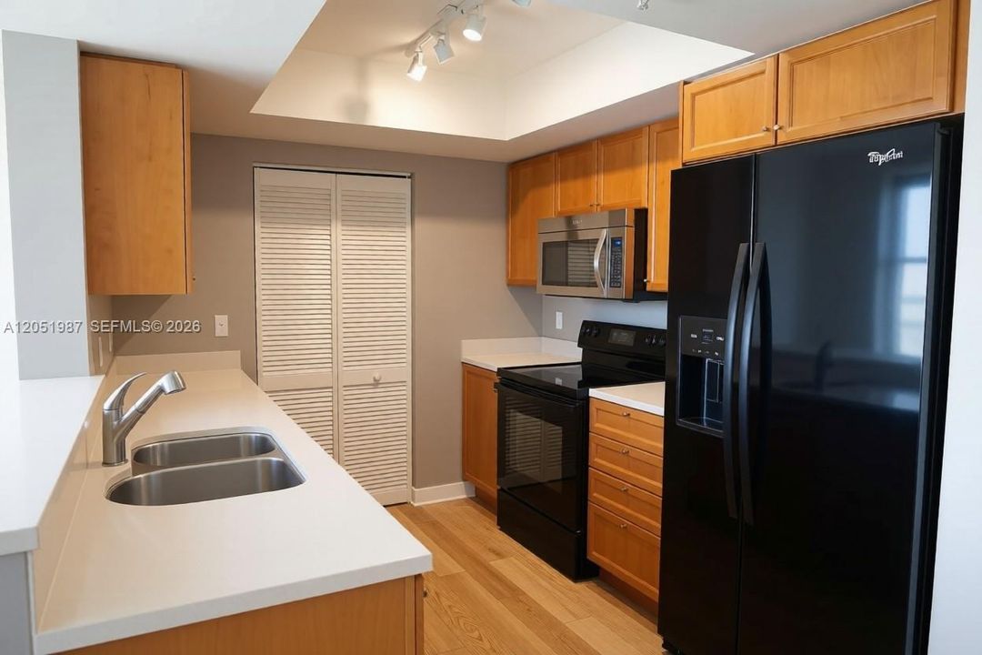 В аренду: $2,400 (1 спален, 1 ванн, 890 Квадратных фут)