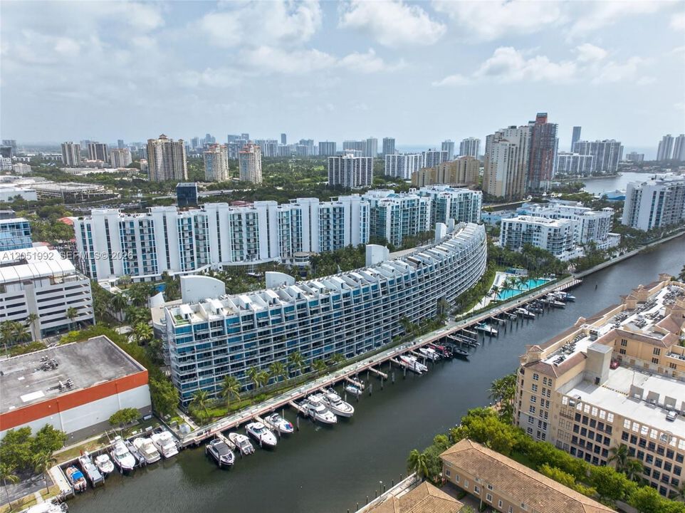 For Sale: $575,000 (1 beds, 2 baths, 1214 Square Feet)