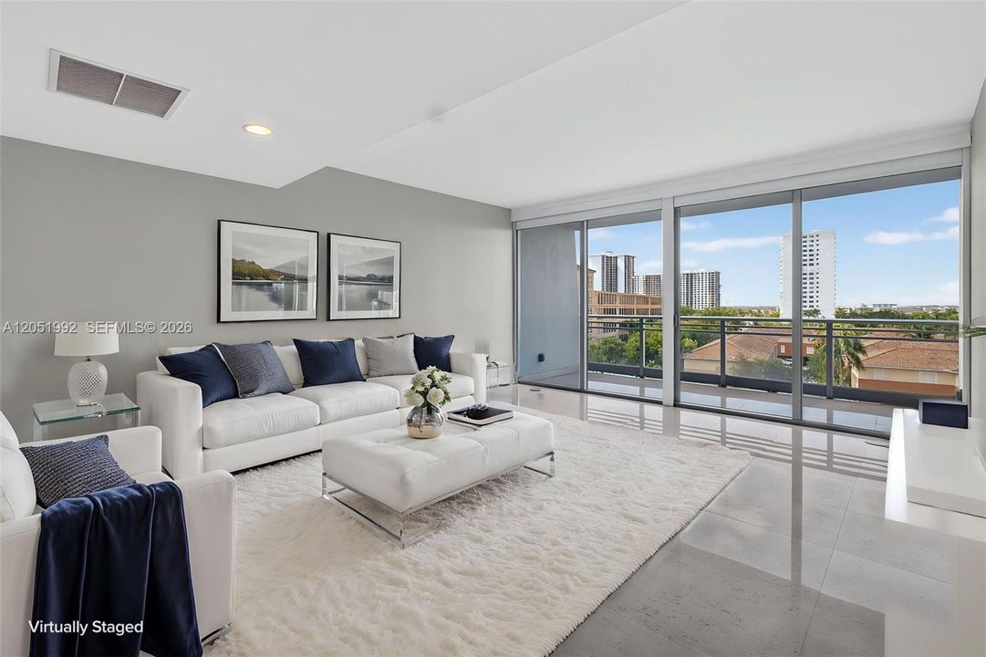 For Sale: $575,000 (1 beds, 2 baths, 1214 Square Feet)