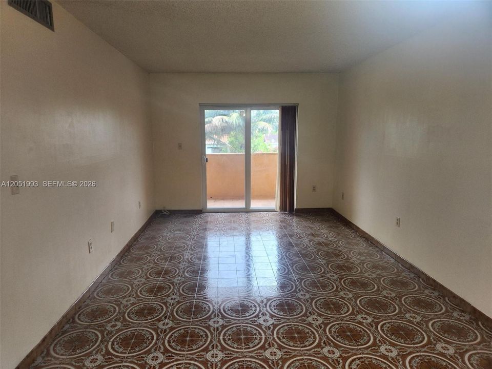 В аренду: $2,300 (2 спален, 2 ванн, 950 Квадратных фут)