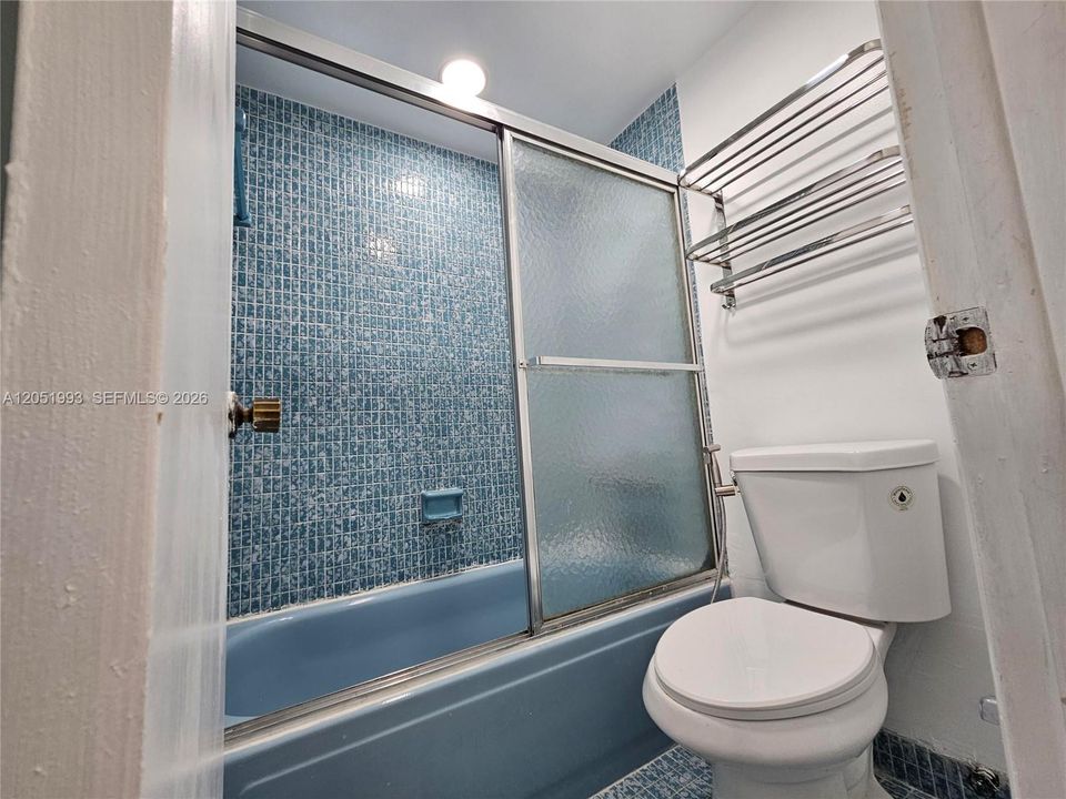 В аренду: $2,300 (2 спален, 2 ванн, 950 Квадратных фут)