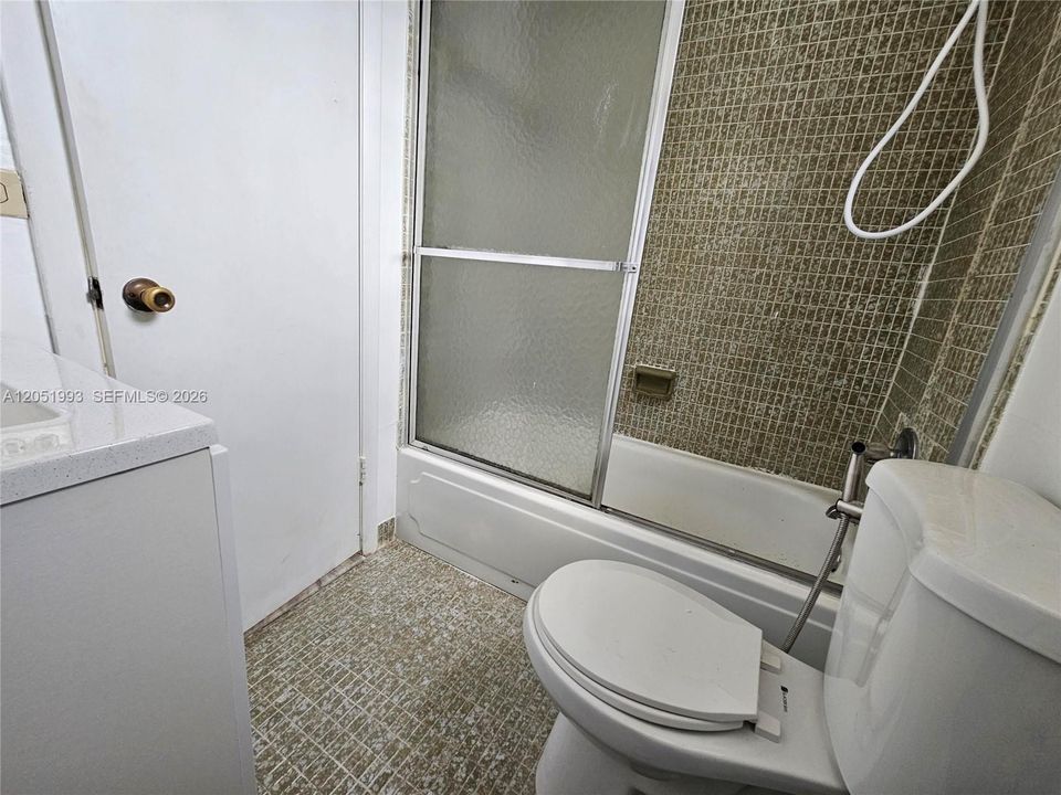 В аренду: $2,300 (2 спален, 2 ванн, 950 Квадратных фут)
